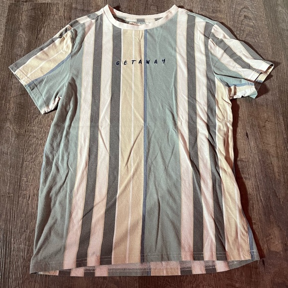 Urban Heritage Tropical Vacation T-Shirt - Picture 2 of 3